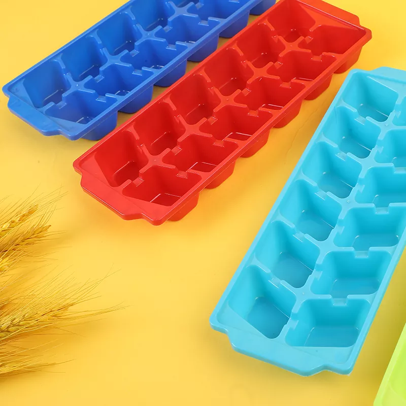 Caixa de comida para cubos de gelo feita em casa